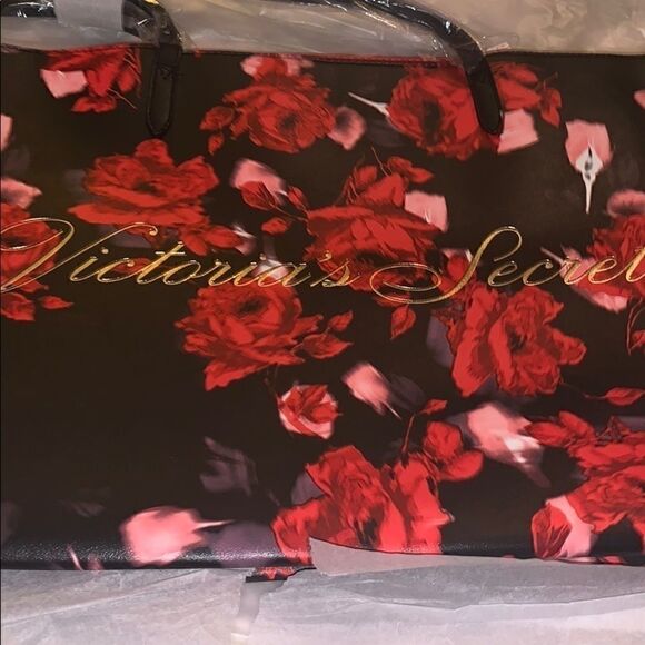 Victoria’s Secret overnight bag  - Picture 2 of 8